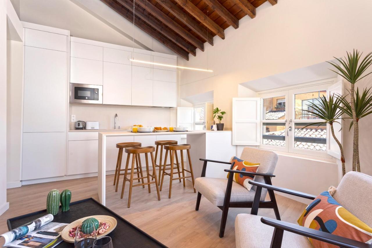 Apartamentos Thyssen Cisneros By Rent Me マラガ エクステリア 写真