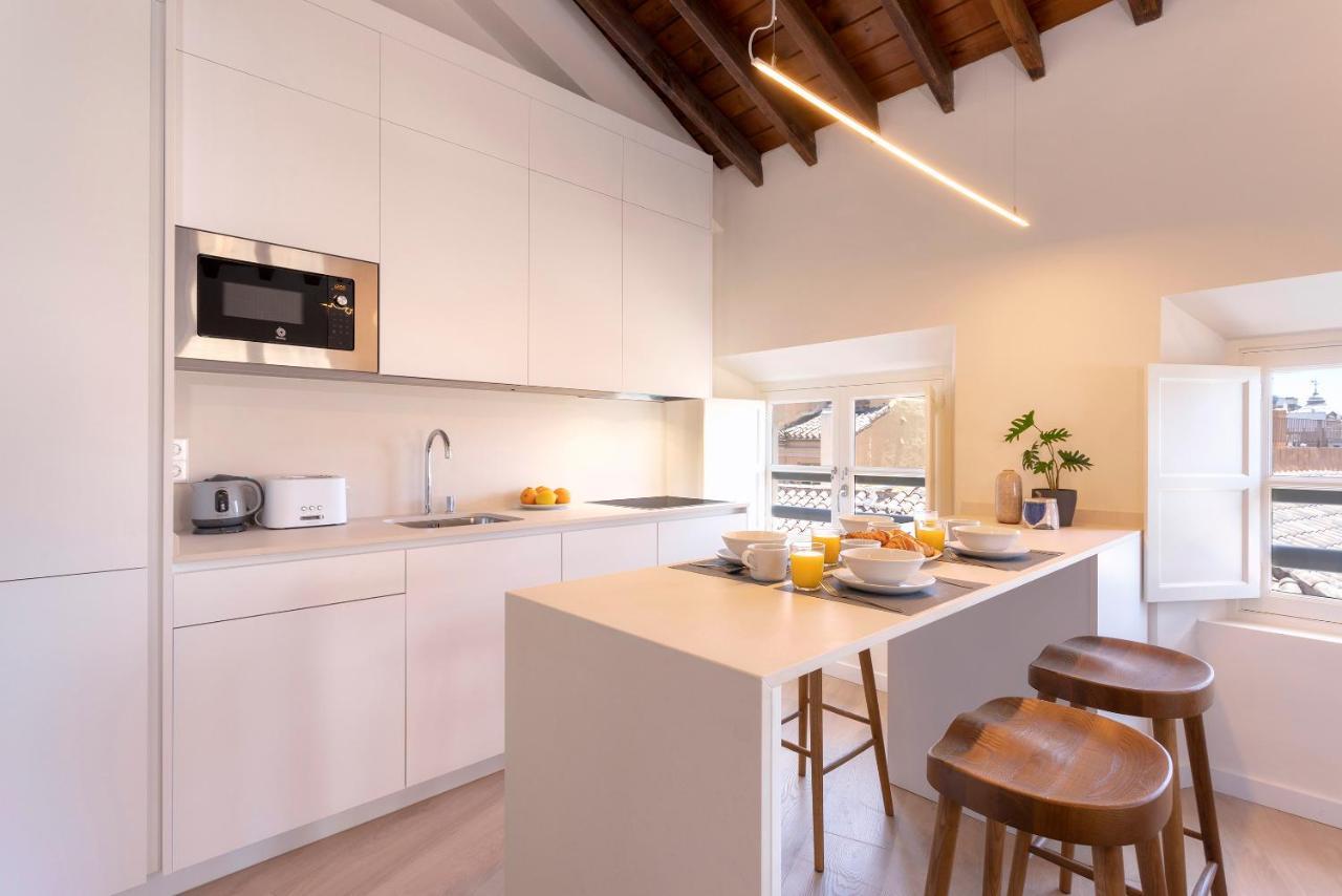 Apartamentos Thyssen Cisneros By Rent Me マラガ エクステリア 写真