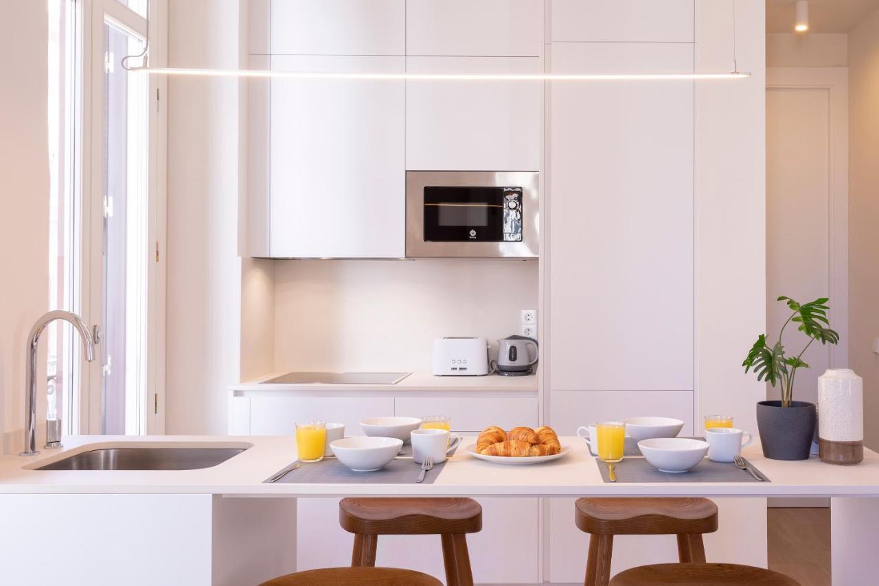Apartamentos Thyssen Cisneros By Rent Me マラガ エクステリア 写真