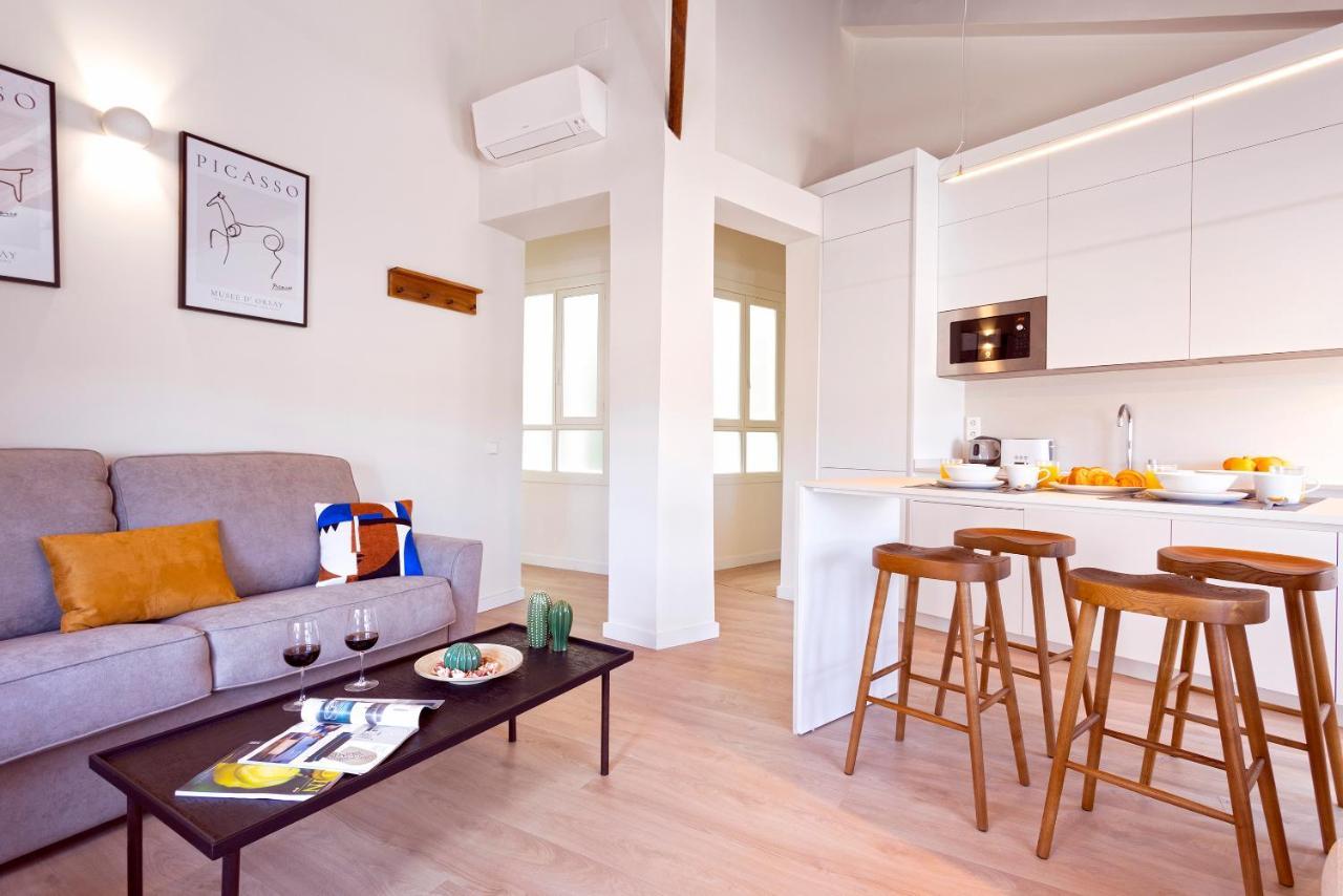 Apartamentos Thyssen Cisneros By Rent Me マラガ エクステリア 写真