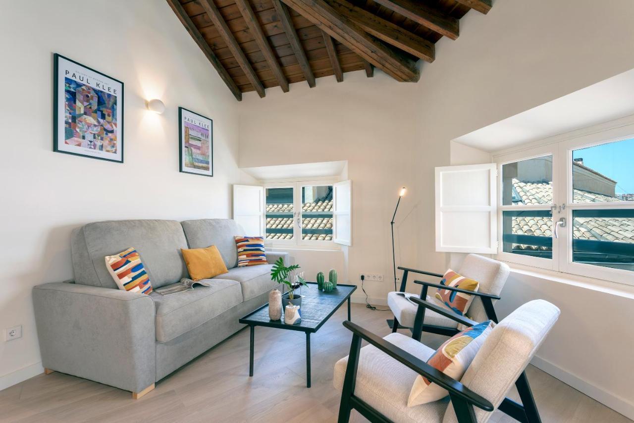 Apartamentos Thyssen Cisneros By Rent Me マラガ エクステリア 写真