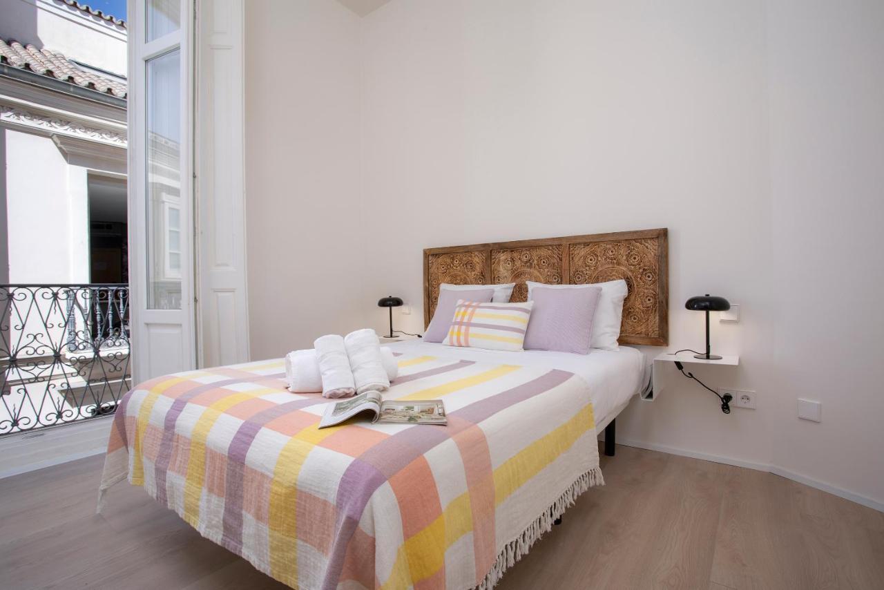 Apartamentos Thyssen Cisneros By Rent Me マラガ エクステリア 写真