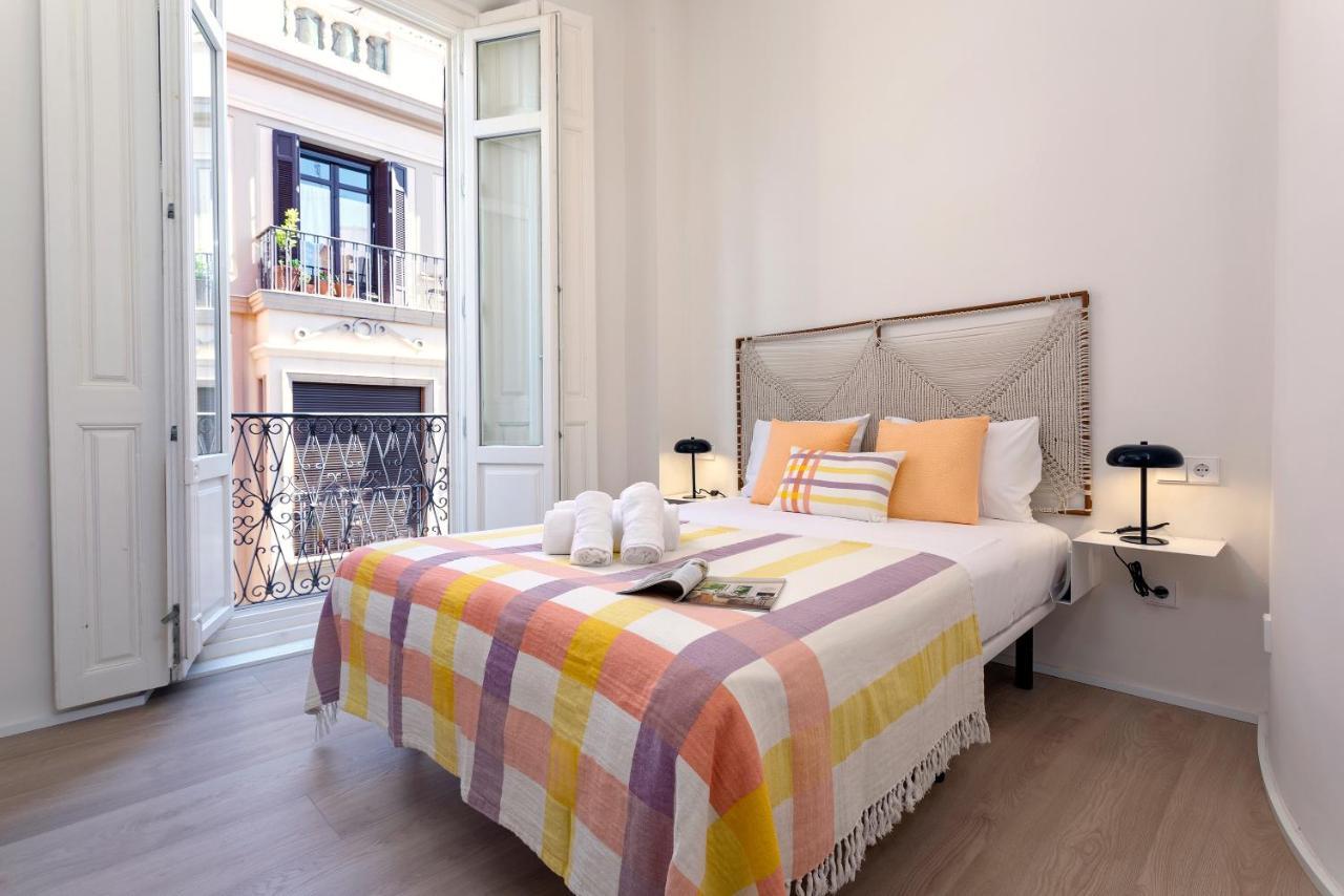 Apartamentos Thyssen Cisneros By Rent Me マラガ エクステリア 写真