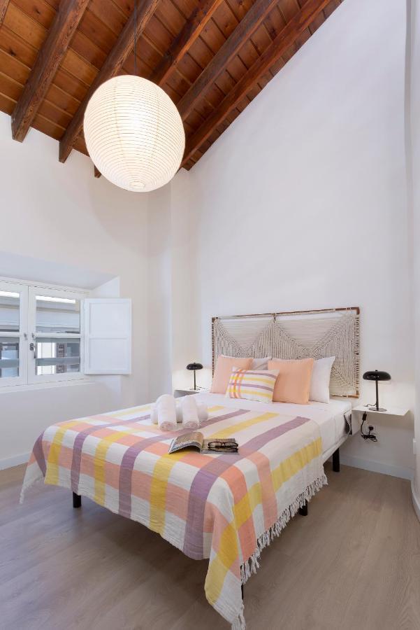 Apartamentos Thyssen Cisneros By Rent Me マラガ エクステリア 写真