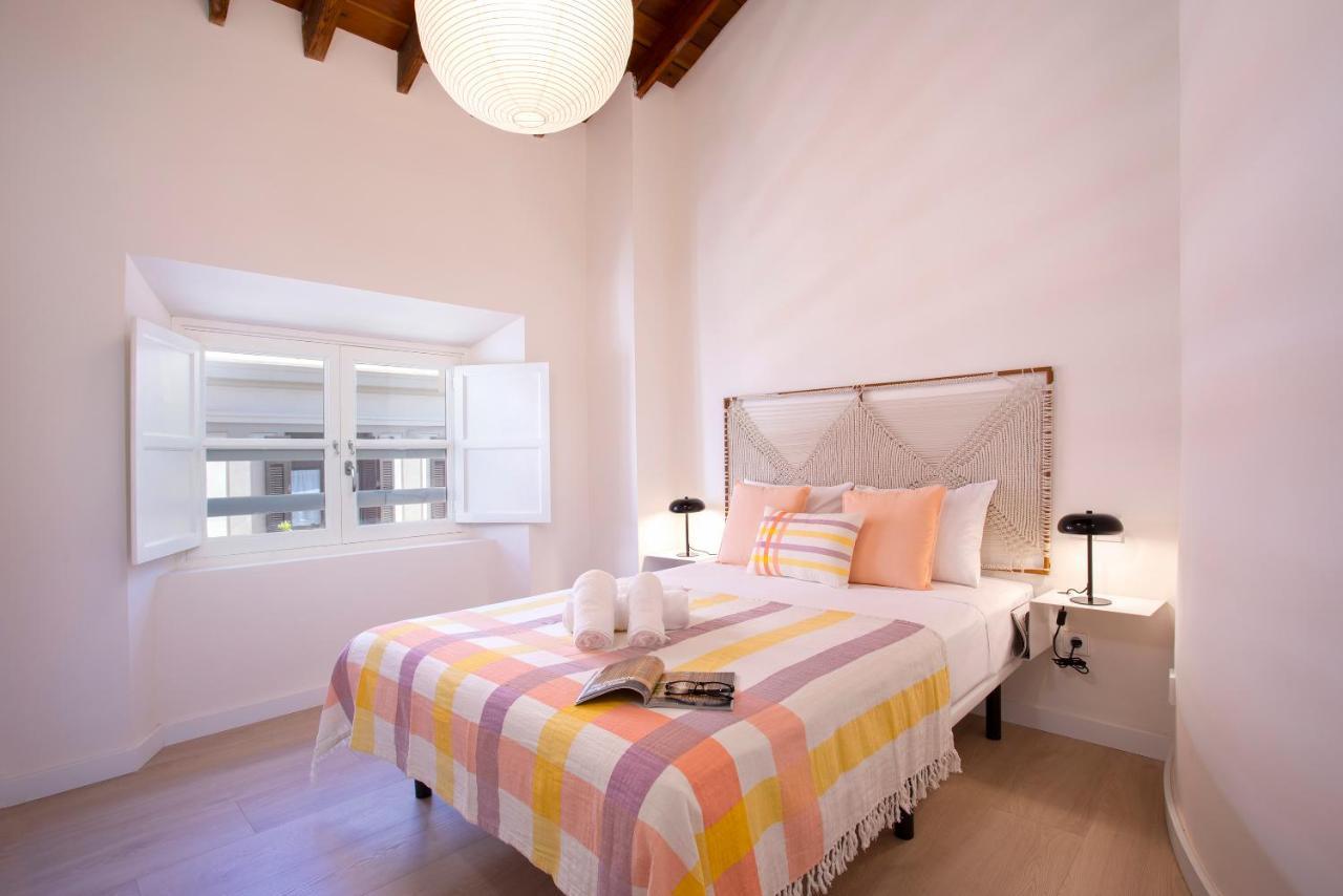 Apartamentos Thyssen Cisneros By Rent Me マラガ エクステリア 写真