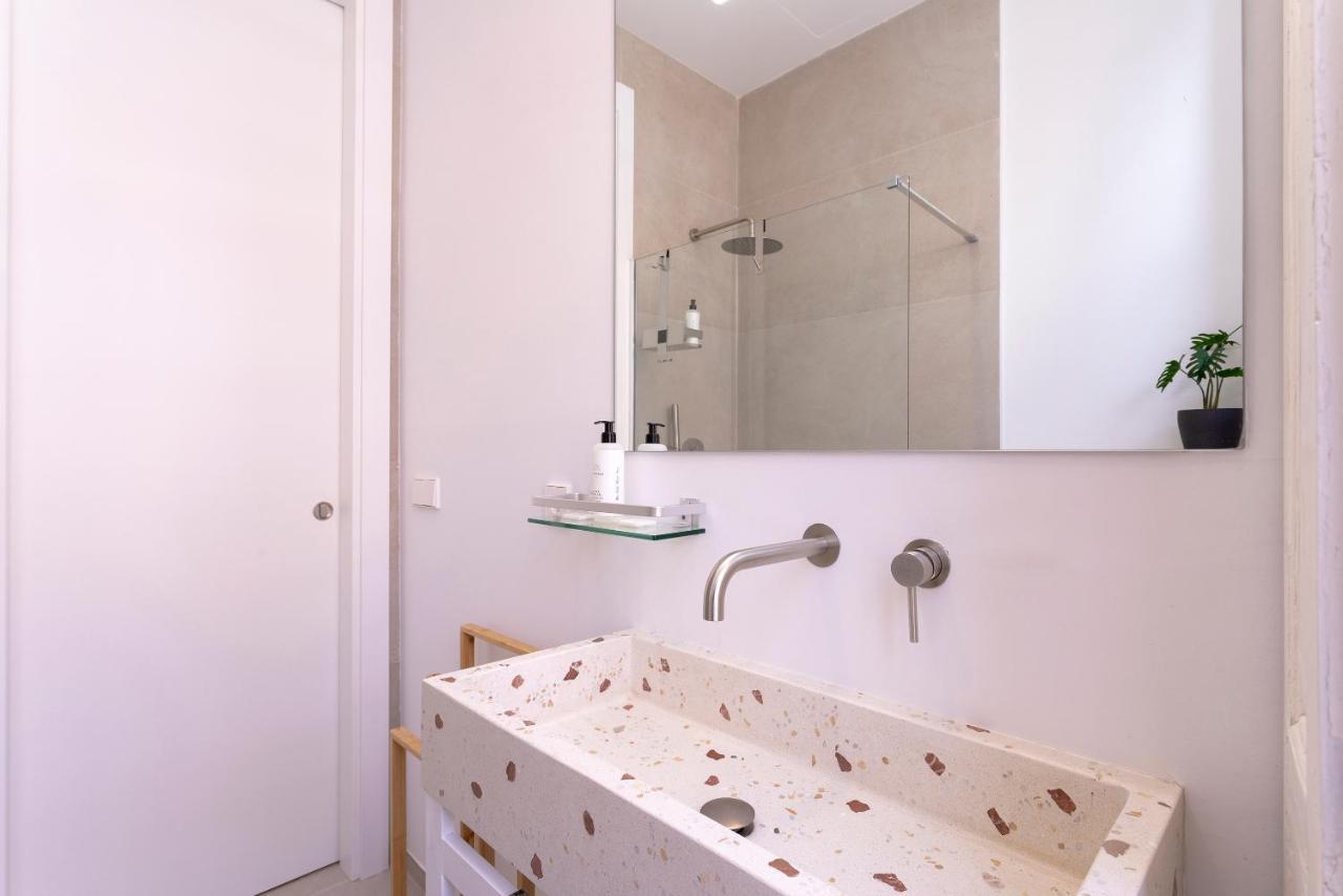 Apartamentos Thyssen Cisneros By Rent Me マラガ エクステリア 写真