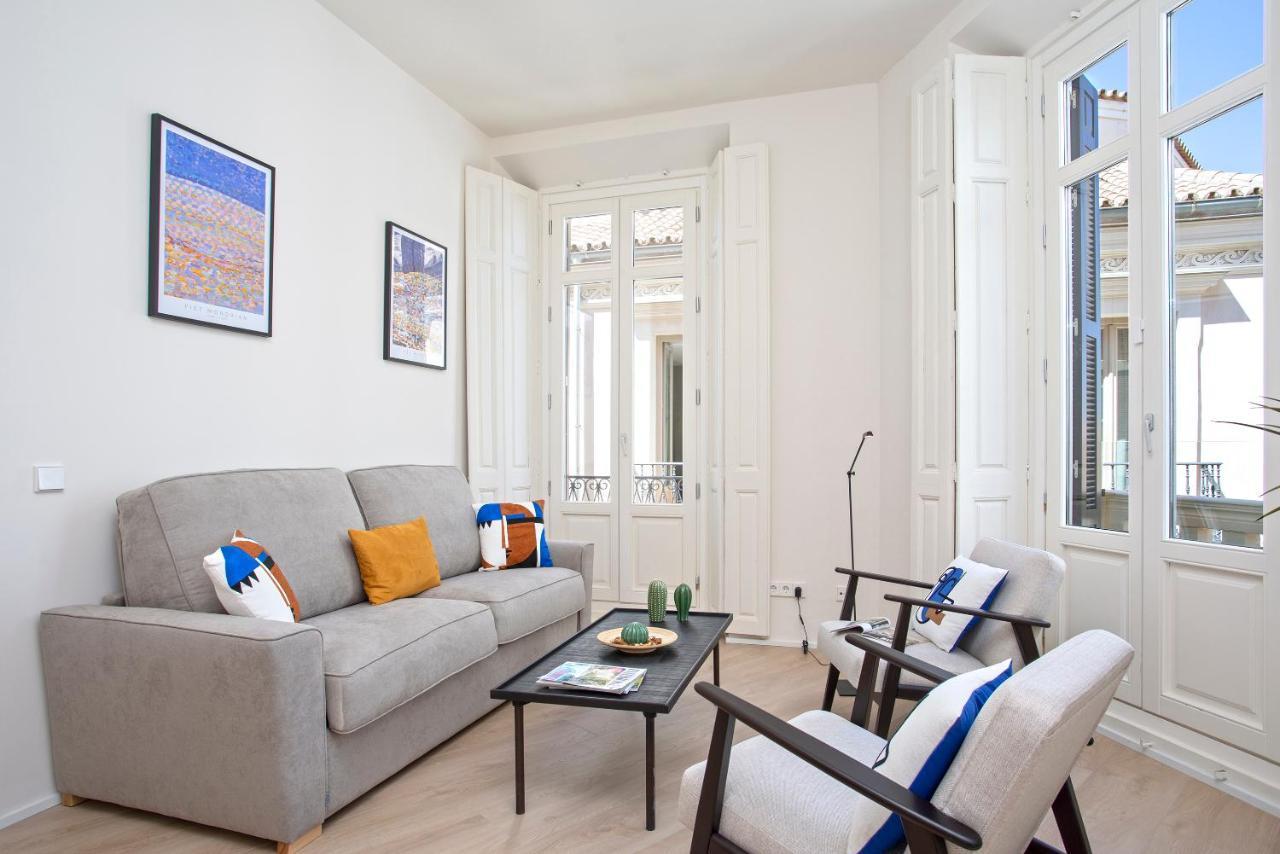 Apartamentos Thyssen Cisneros By Rent Me マラガ エクステリア 写真