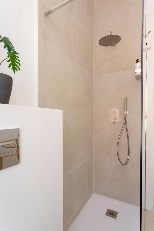 Apartamentos Thyssen Cisneros By Rent Me マラガ エクステリア 写真