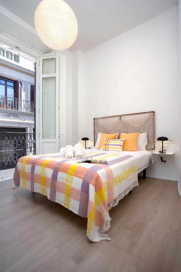 Apartamentos Thyssen Cisneros By Rent Me マラガ エクステリア 写真