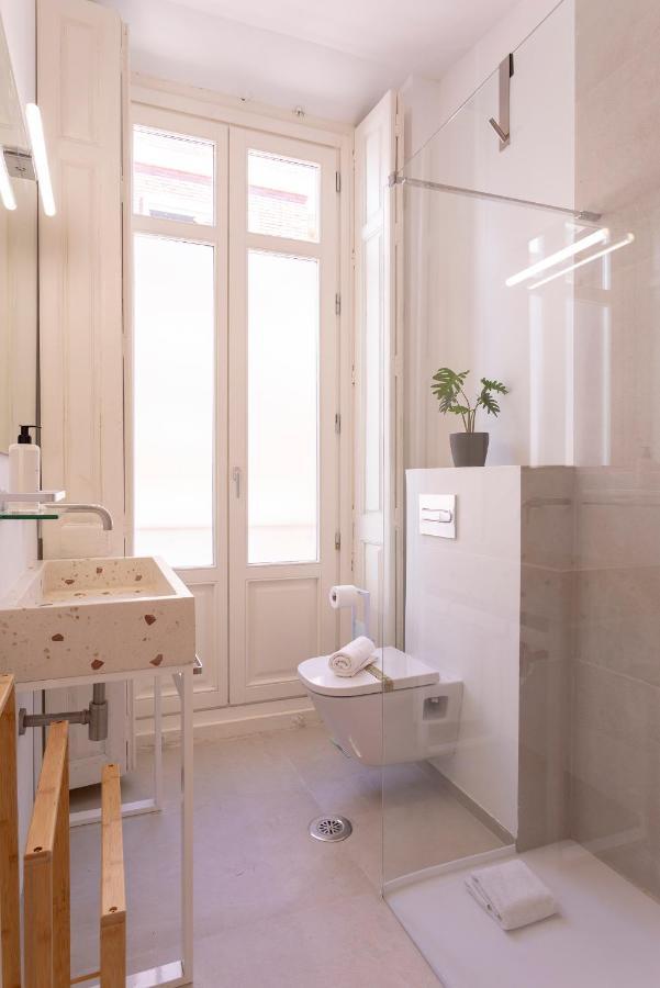 Apartamentos Thyssen Cisneros By Rent Me マラガ エクステリア 写真